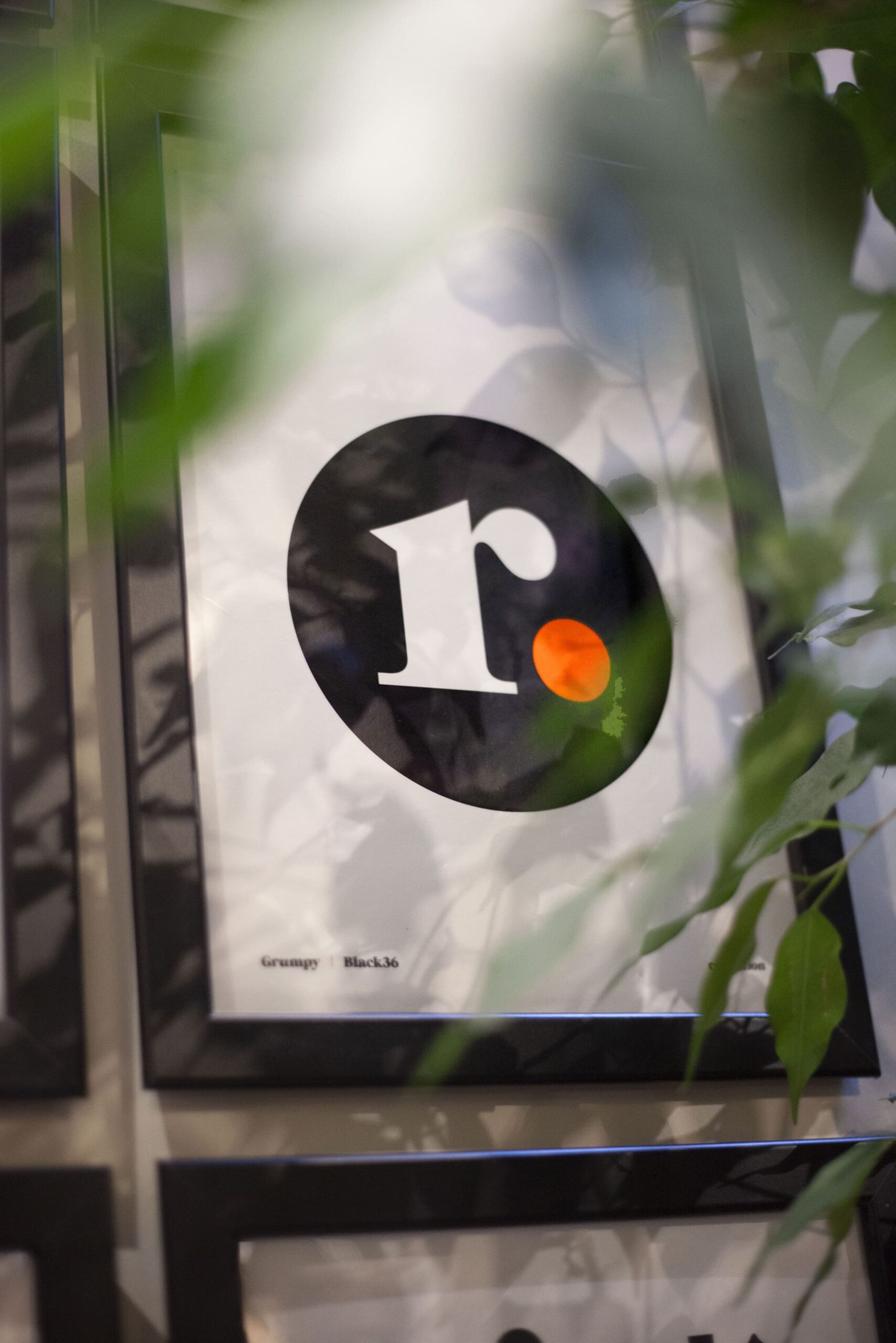 Resolution icon on the front door